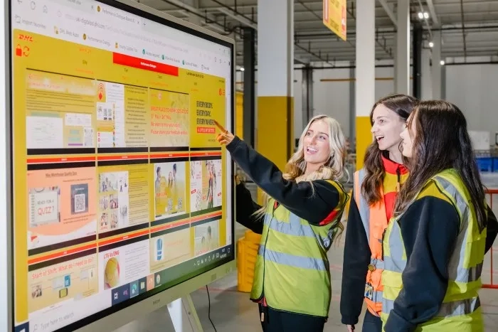 People in DHL