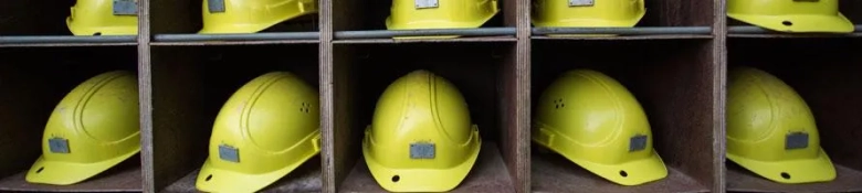 Yellow hard hats: learn how to handle job offers from construction employers